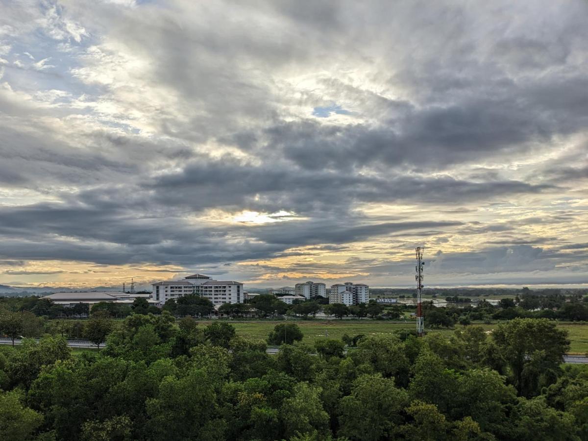 Alor Setar Imperio By Im Staycation 3Bedroom & Rooftop Pool Exterior photo